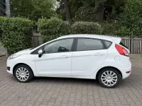 Gebraucht Ford Fiesta Trend 65 PS (47 kW) 2016 Weiß Kleinwagen