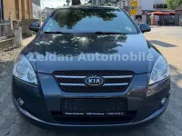 Gebraucht Kia Ceed 109 PS (80 kW) 2009 Grau Kleinwagen