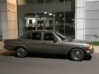 Gebraucht Mercedes 280 185 PS (136 kW) 1981 Grau Limousine