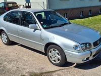 Usado Toyota Corolla 97 HP (71 kW) 2001 Prateado Sedan