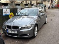 Gebraucht BMW 318 143 PS (105 kW) 2011 Silber Limousine