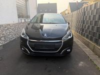 Gebraucht Peugeot 208 Active 83 PS (61 kW) 2018 Schwarz Kleinwagen