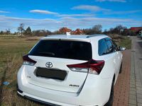 Gebraucht Toyota Auris 111 PS (81 kW) 2015 Weiß Kombi
