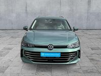 Gebraucht VW Passat Elegance 150 PS (110 kW) 2025 Maripositgrün metallic Kombi