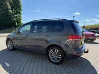 Neu VW Touran 150 PS (110 kW) 2025 Delfingrau metallic Van / Kleinbus