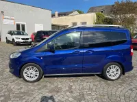 Gebraucht Ford Tourneo Courier Titanium 101 PS (74 kW) 2017 Indicblau metallic Van / Kleinbus