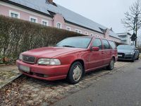 Używany Volvo V70 140 KM (102 kW) 1999 Czerwony Kombi