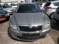 Gebraucht Skoda Octavia Ambition 105 PS (77 kW) 2013 Cappuccinobeige Kombi