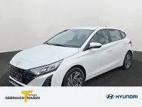 Gebraucht Hyundai i20 Trend 101 PS (74 kW) 2024 Weiß Kleinwagen