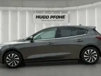 Gebraucht Ford Focus Titanium 125 PS (91 kW) 2022 Grau Limousine