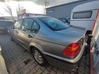 Gebraucht BMW 318 143 PS (105 kW) 2003 Silbergrau metallic Limousine