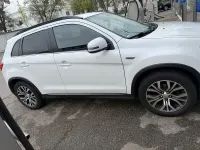 Używany Mitsubishi ASX 150 KM (110 kW) 2016 Biały SUV
