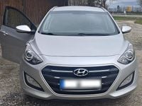 Gebraucht Hyundai i30 110 PS (80 kW) 2016 Silber Kombi