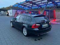 Gebraucht BMW 320 163 PS (119 kW) 2006 Schwarz Kombi