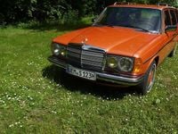 Second-hand Mercedes 250 1978 Roșu Berlinǎ