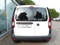 Gebraucht VW Caddy Basis 122 PS (89 kW) 2022 Weiß Van / Kleinbus