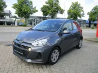 Gebraucht Hyundai i10 67 PS (49 kW) 2017 Grau (metallic) Kleinwagen