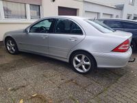 Gebraucht Mercedes C230 Avantgarde 204 PS (150 kW) 2006 Silber Limousine