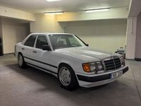 Gebraucht Mercedes E260 170 PS (125 kW) 1989 Weiß Limousine
