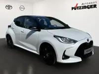 Gebraucht Toyota Yaris Style 116 PS (85 kW) 2023 White pearl / black Kleinwagen