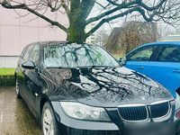 Gebraucht BMW 320 186 PS (136 kW) 2008 Schwarz Kombi