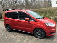 Gebraucht Ford Tourneo 100 PS (73 kW) 2016 Rot Kombi