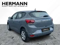 Używany Dacia Sandero Expression 91 KM (66 kW) 2025 Szary Sedan/Limuzyna