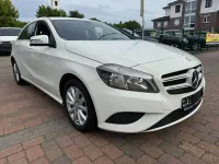 Gebraucht Mercedes A180 122 PS (89 kW) 2013 Calcitweiss  unilack Kleinwagen
