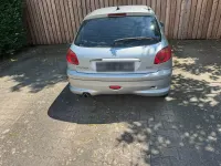 Gebraucht Peugeot 206 88 PS (64 kW) 2004 Silber Kleinwagen