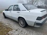 Gebraucht Mercedes 190 125 PS (91 kW) 1989 Weiß Limousine