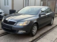 Gebraucht Skoda Octavia Ambiente 105 PS (77 kW) 2011 Grau Limousine