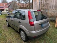 Używany Ford Fiesta 60 KM (44 kW) 2004 Złoty Hatchback