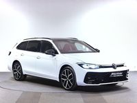 Gebraucht VW Passat R-line 150 PS (110 kW) 2024 Pure white/grenadillschwarz me Kombi