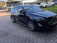 Gebraucht Ford Focus Titanium 120 PS (88 kW) 2019 Schwarz Kombi