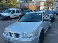 Usata VW Bora 103 CV (75 kW) 1999 Grigio Berlina