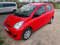 Gebraucht Daihatsu Cuore 69 PS (50 kW) 2011 Rot Kleinwagen