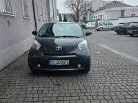 Second-hand Toyota iQ 68 CP (50 kW) 2011 Negru Hatchback