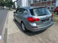 Gebraucht Opel Astra Edition 110 PS (80 kW) 2011 Silber Kombi