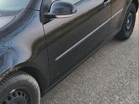 Gebraucht VW Golf V 115 PS (84 kW) 2004 Schwarz Kleinwagen