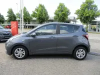 Gebraucht Hyundai i10 67 PS (49 kW) 2017 Grau (metallic) Kleinwagen