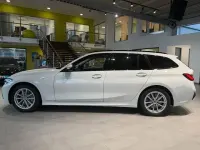 Gebraucht BMW 330 Sport Line 265 PS (194 kW) 2020 Alpinweiss iii Kombi