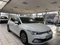Gebraucht VW Golf VIII Active 110 PS (80 kW) 2023 Weiß Limousine