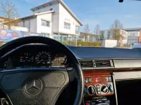 Gebraucht Mercedes E220 150 PS (110 kW) 1993 Silber Kombi