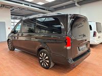 Gebraucht Mercedes V300 237 PS (174 kW) 2025 Grau Van / Kleinbus