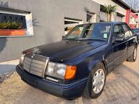 Gebraucht Mercedes E200 75 PS (55 kW) 1990 Blau Limousine