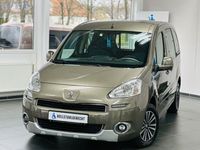 Gebraucht Peugeot Partner Tepee Active 92 PS (67 kW) 2012 Gold Van / Kleinbus