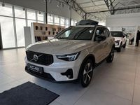 Neu Volvo XC40 Plus 163 PS (119 kW) 2026 Sand dune / metallic SUV