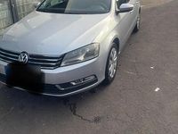 Gebraucht VW Passat 122 PS (89 kW) 2011 Grau Kombi