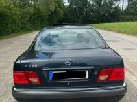 Gebraucht Mercedes E230 Elegance 150 PS (110 kW) 1997 Blau Limousine