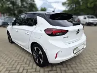 Gebraucht Opel Corsa-e Elegance 100 kW (136 PS) 2022 Jade weiss/arktis weiss Kleinwagen